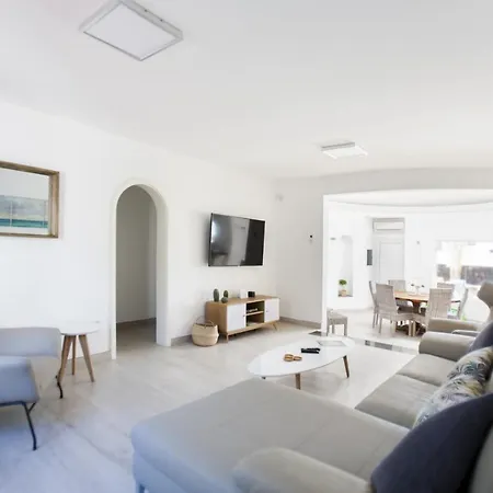 Aphrodite&villa Apollo 4 Bedroom Puerto del Carmen (Lanzarote)